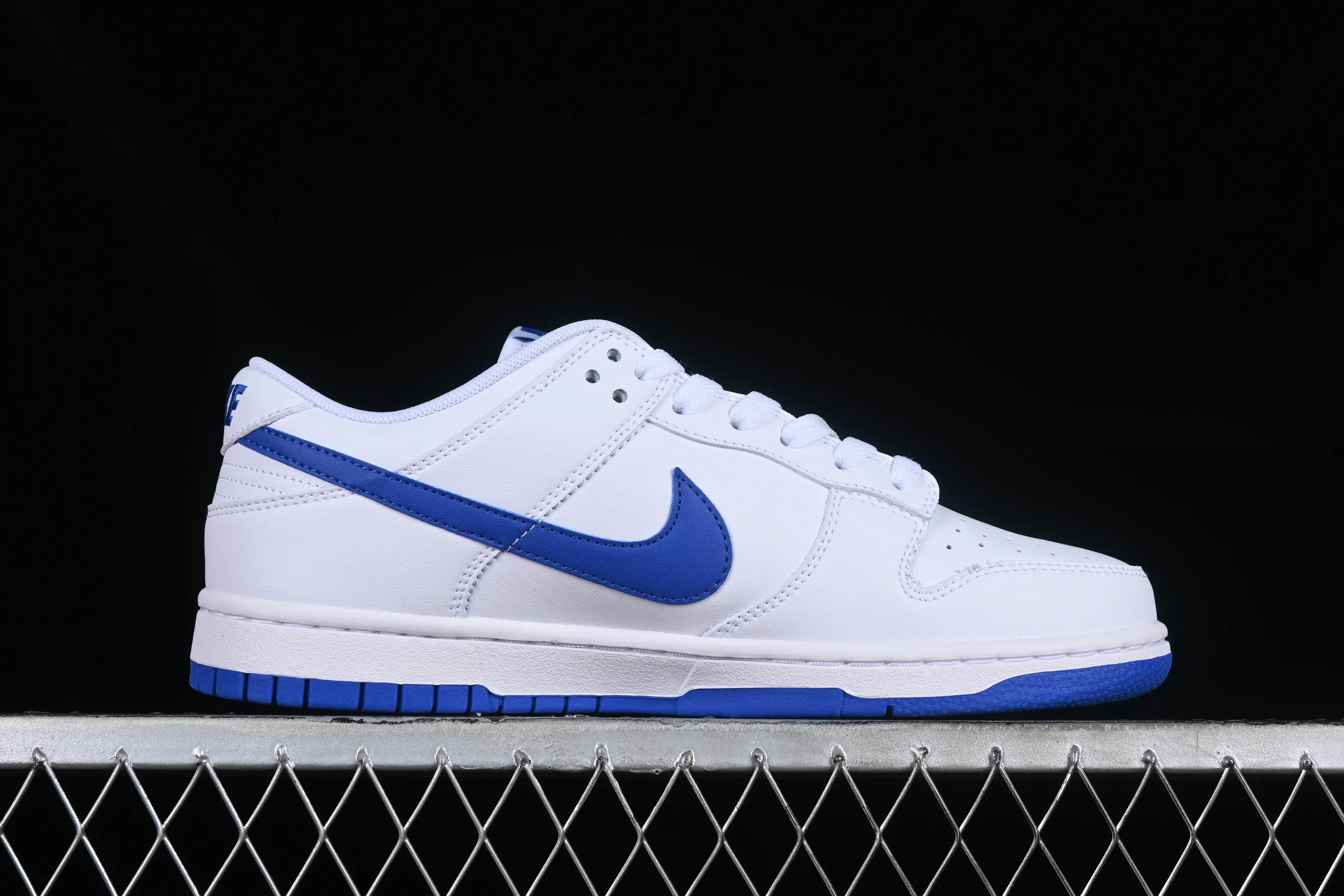 All categories Nk SB Dunk series Nk SB Dunk Low low-top sneakers K version Nk Dunk Low white blue SB low-top sports and leisure sneakers DV0831-104